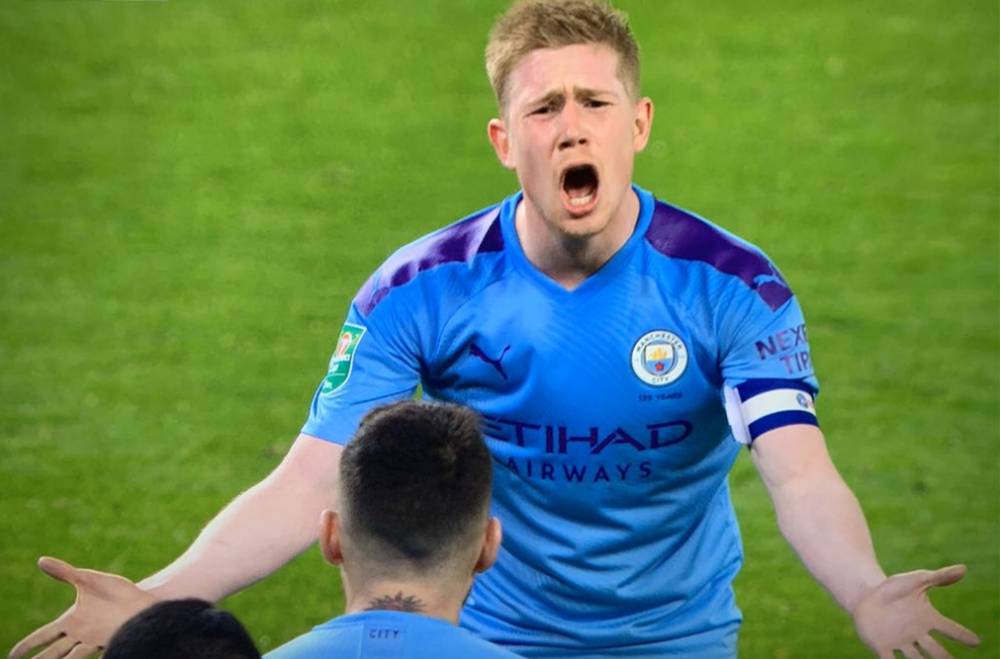 东契奇最新搞笑广告：向博班裁判和Woj道歉 送上签名鞋赔罪（东契奇爆笑新广告：向博班、裁判与Woj致歉，奉上签名球鞋赔礼）