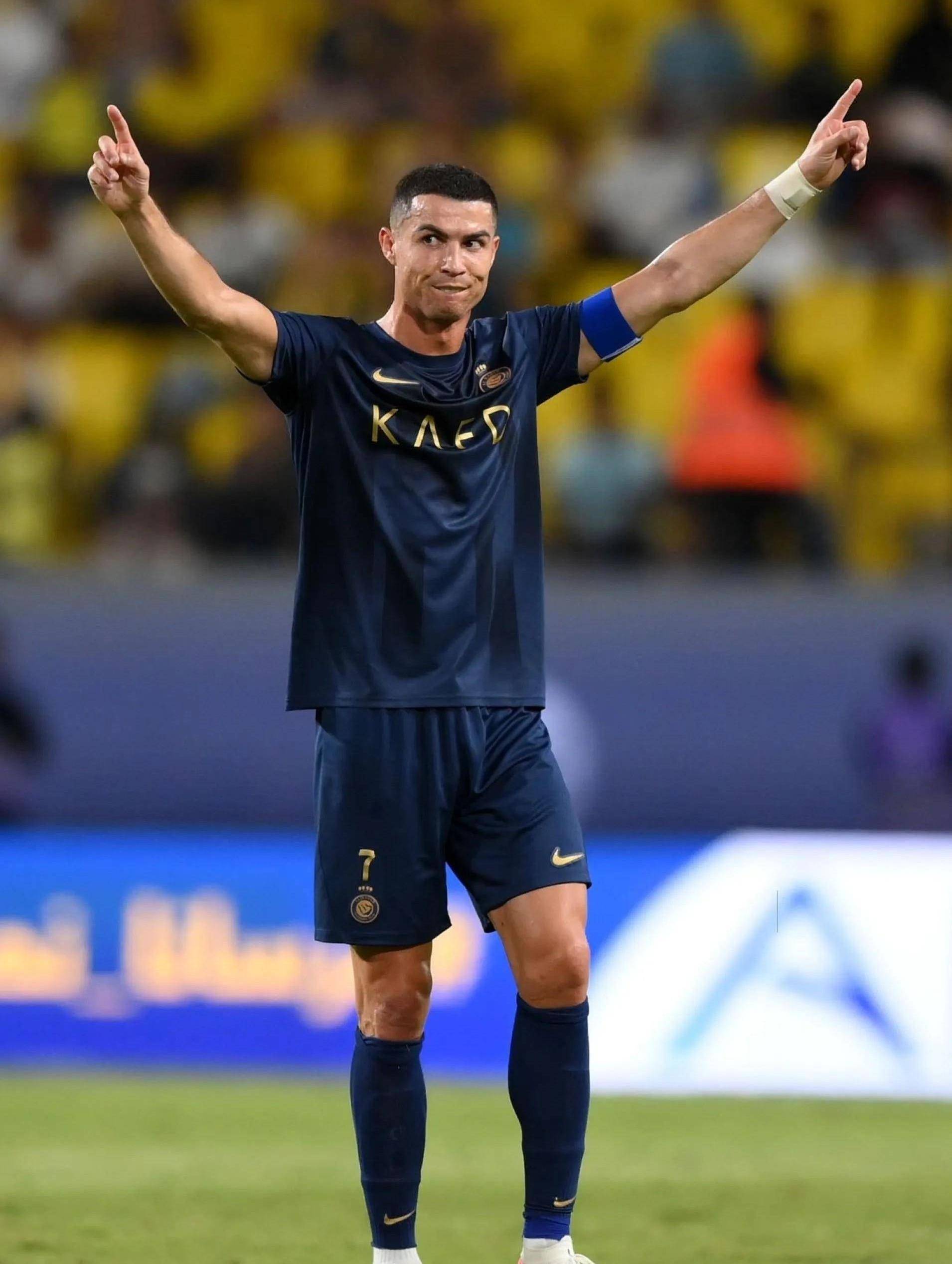 芬奇华子未进行合练，明天出战成疑，康利恢复进度不错，快复出了（芬奇：华子缺席合练明日出战成疑，康利恢复良好接近复出）