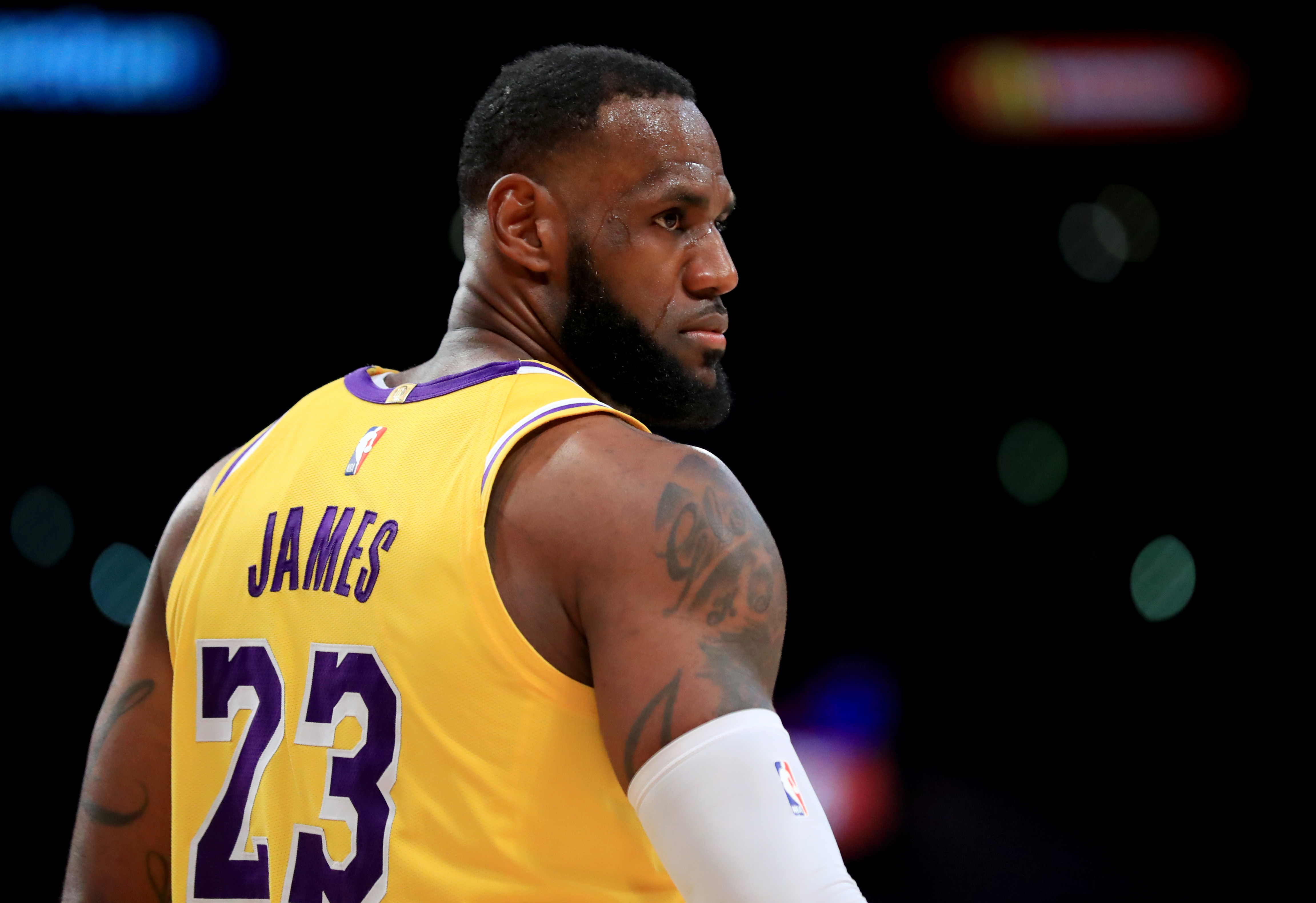 阿森纳欧冠五连胜力克拜仁慕尼黑（阿森纳欧冠豪取五连胜，击退拜仁慕尼黑）