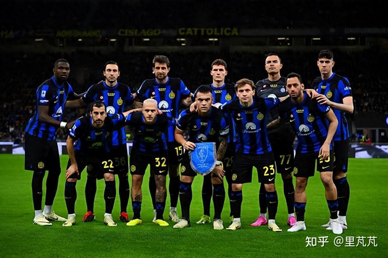 克拉克森半场高效表现，为球队奠定基础（克拉克森半场表现抢眼，助球队打下坚实基础）