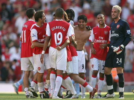 CBA俱乐部杯：长沙不敌深圳 广厦获三连胜（CBA俱乐部杯：深圳力克长沙，广厦斩获三连胜）