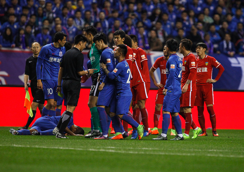 自2021年11月以来，蓝军首次英超客场三连胜且零封对手（蓝军自2021年11月以来首次在英超客场实现三连胜并保持零失球）