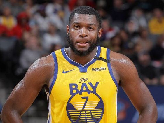 啦啦队风采展示：长沙勇胜啦啦队晒出新赛季首秀精彩瞬间（长沙勇胜啦啦队魅力绽放：新赛季首秀高光瞬间集锦）