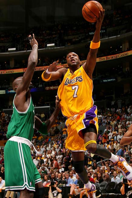 万隆前锋：我已准备好复出，我能否进球不重要，球队能赢就行（万隆前锋复出在即：不计个人进球，只求球队胜利）