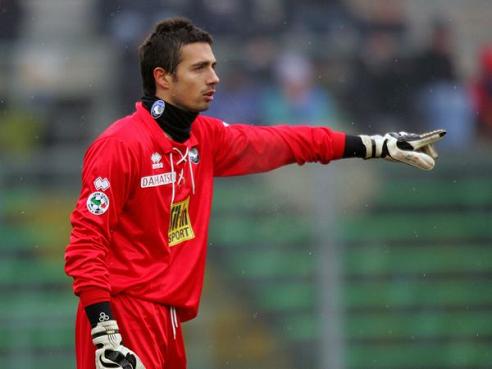 吉马良斯：目前我还不算俱乐部传奇，但希望能在球队留下烙印（吉马良斯：尚未成队史传奇，但盼在球队留下印记）