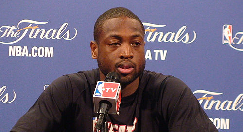 世体：后腰是最适合埃里克的位置，表现甚至超越了德容（世体：埃里克踢后腰最合适，表现已超越德容）