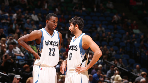 记者：莱奥周二接受核磁共振检查，结果显示无肌肉损伤（记者：莱奥周二核磁共振结果显示肌肉无伤）