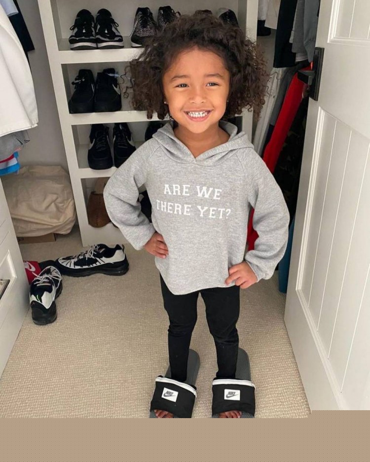 范德萨观战曼联4-1狼队，获官方俏皮回应（范德萨现身见证曼联4-1狼队，官方幽默回应）