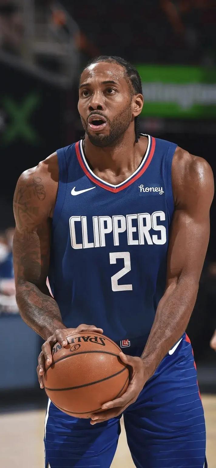 拜仁51场英格兰9场，凯恩2025年出战60场比赛刷新生涯纪录（2025年凯恩60战创生涯新高：拜仁51场+英格兰9场）